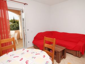 23928800-Ferienwohnung-3-Vrsi - Mulo-300x225-1