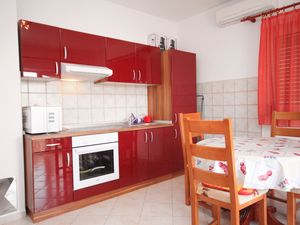 23928800-Ferienwohnung-3-Vrsi - Mulo-300x225-3