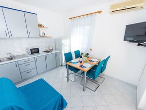 23928867-Ferienwohnung-4-Vrsi - Mulo-300x225-2