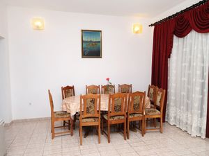 23928748-Ferienwohnung-8-Vrsi - Mulo-300x225-2