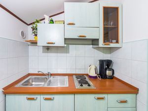 23928868-Ferienwohnung-4-Vrsi - Mulo-300x225-4