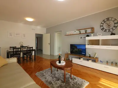 Ferienwohnung für 9 Personen (190 m²) in Vrvari 3/10