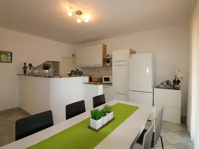 Ferienwohnung für 9 Personen (190 m²) in Vrvari 9/10