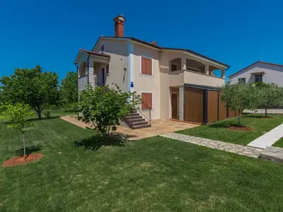 Ferienwohnung für 6 Personen (130 m²) in Vrvari 1/10