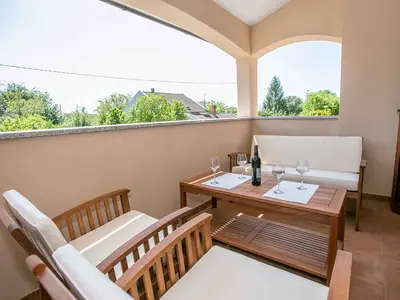 Ferienwohnung für 6 Personen (120 m²) in Vrvari 3/10