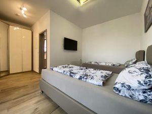 23022291-Ferienwohnung-3-Wackersdorf-300x225-2