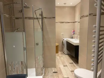 Dusche im Bad