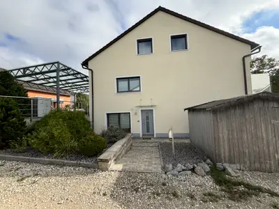 Eingang Ferienwohnung 1/2