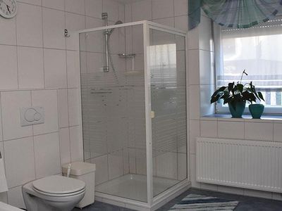 grosses-badezimmer-ferienwohnung-noswendel
