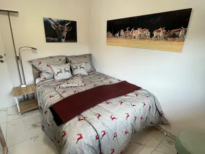 Schlafzimmer 1