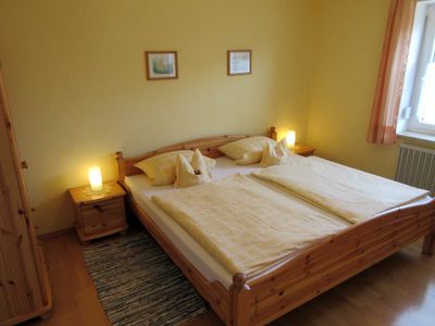 Schlafzimmer 1