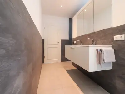 Bad mit Doppelwaschtisch