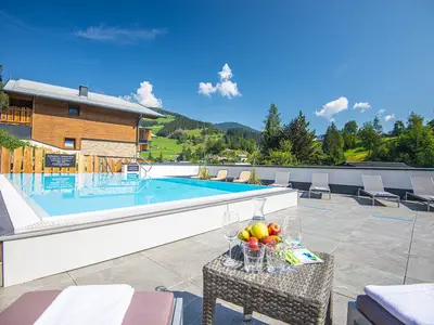 PoolOfHouse