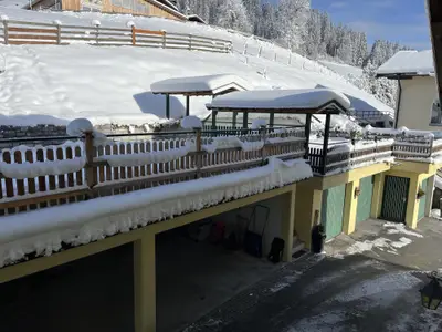 Carport-Winter-Wagrain-Haus-Ortsblick-Appartement