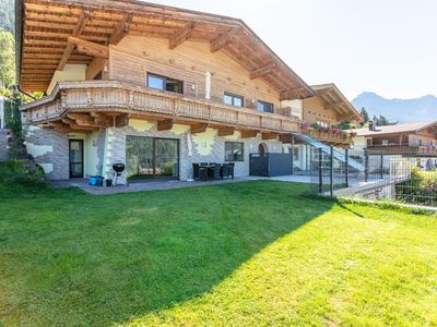 Frontansicht mit Garten Wohnung Fellhorn