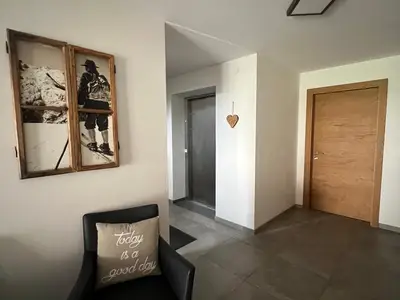 Eingangsbereich  mit Lift