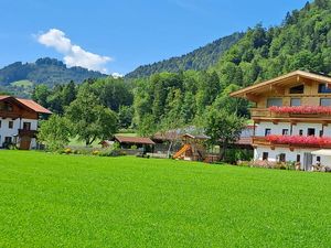 23081435-Ferienwohnung-8-Walchsee-300x225-1