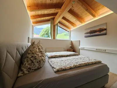 Schlafzimmer 1
