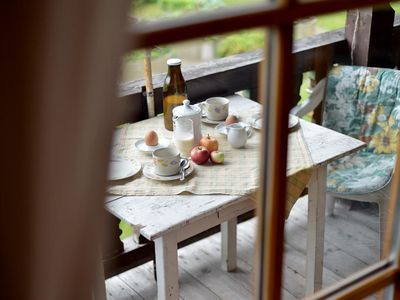 Frühstück auf dem Balkon mit herrlichem Ausblick