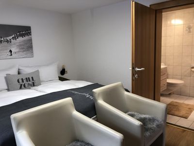 Blick Schlafzimmer Richtung Badezimmer