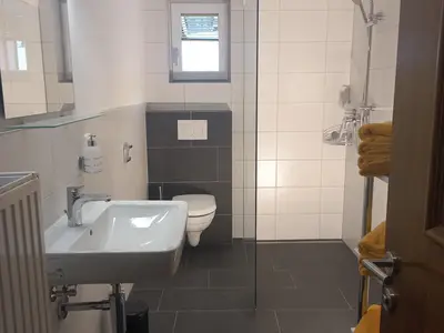Top 1 Dusche/WC neu renoviert