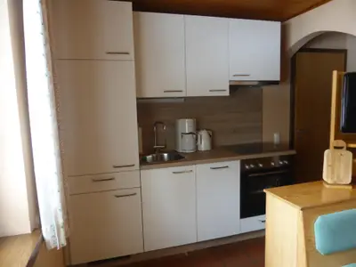 Neue Küchenzeile mit Geschirrspüler