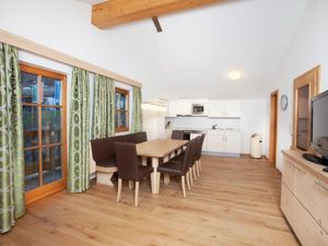 23552988-Ferienwohnung-7-Wald im Pinzgau-300x225-3