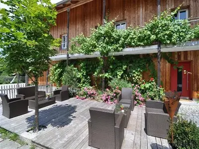 Louge im Biergarten