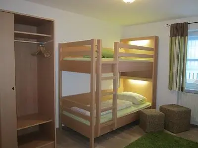 Grüne Erde Kinderz.