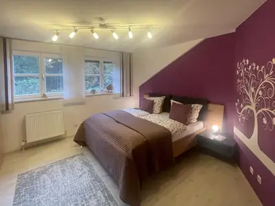 Schlafzimmer 1