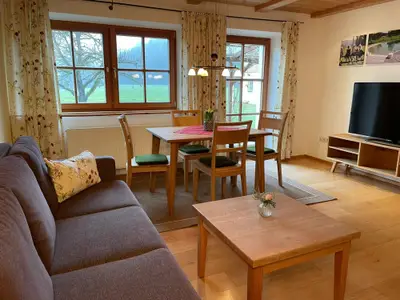 Moos_Wohnzimmer_Fernseher_2022