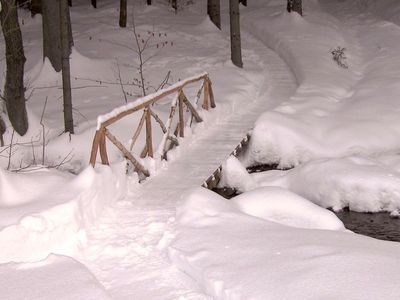 Bruecke-am-Haus-Winter.jpg