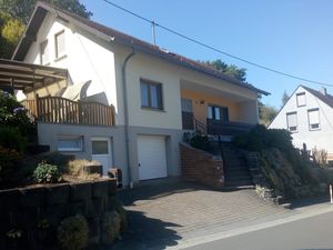 23540048-Ferienwohnung-5-Waldrach-300x225-0