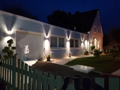 Hausansicht am Abend