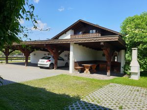 Haus am Kurpark Wallgau Carport und Grillplatz