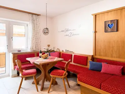 Gaestehaus-Bergkristall-Ferienwohnungen-Wetterstei