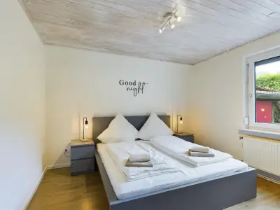 Schlafzimmer 1