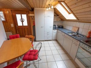 18187228-Ferienwohnung-4-Walterswil Be-300x225-3