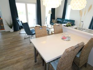 23881532-Ferienwohnung-4-Wangerland-300x225-3