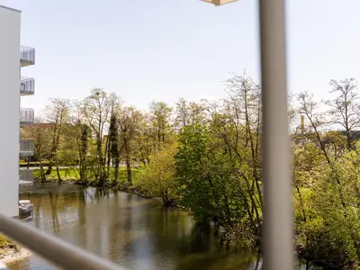 Blick auf Bäume und Felder
