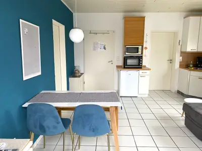 KITCHEN, INSIDE