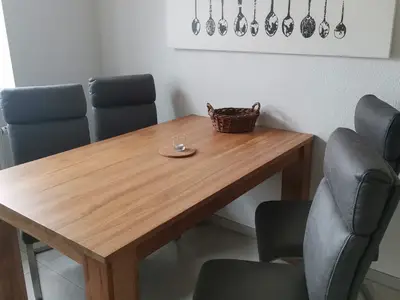 Essbereich (mit neuen Stühlen)