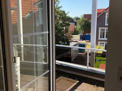 Blick raus zum Balkon