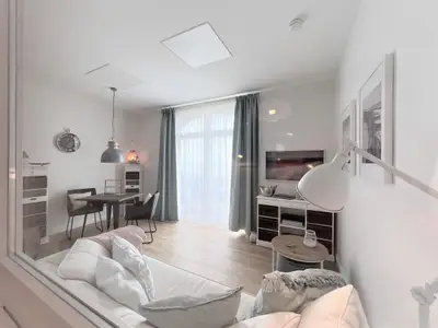 Der Blick aus dem Schlafzimmer. Auch von dort kann man das Meer sehen.
