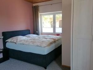 23671616-Ferienwohnung-2-Wanna-300x225-5