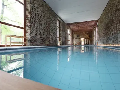 PoolOfHouse