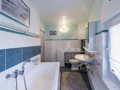 Ferienwohnung Oase am See Waren (Müritz) - Bad mit Duschwanne