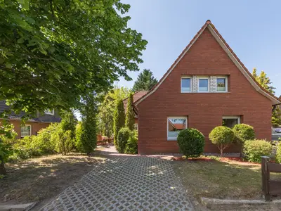 Ferienwohnung Marienkäfer Waren mit gepflegte Außenanlage