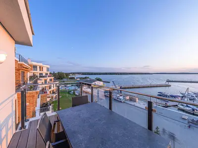 Ferienwohnung Auszeit: Balkon mit Blick auf die Müritz