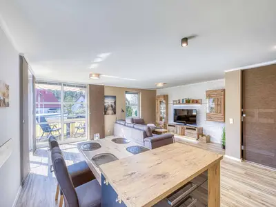 Ferienwohnung Seemöwe Waren (Müritz) - Wohnzimmer mit viel Tageslicht
